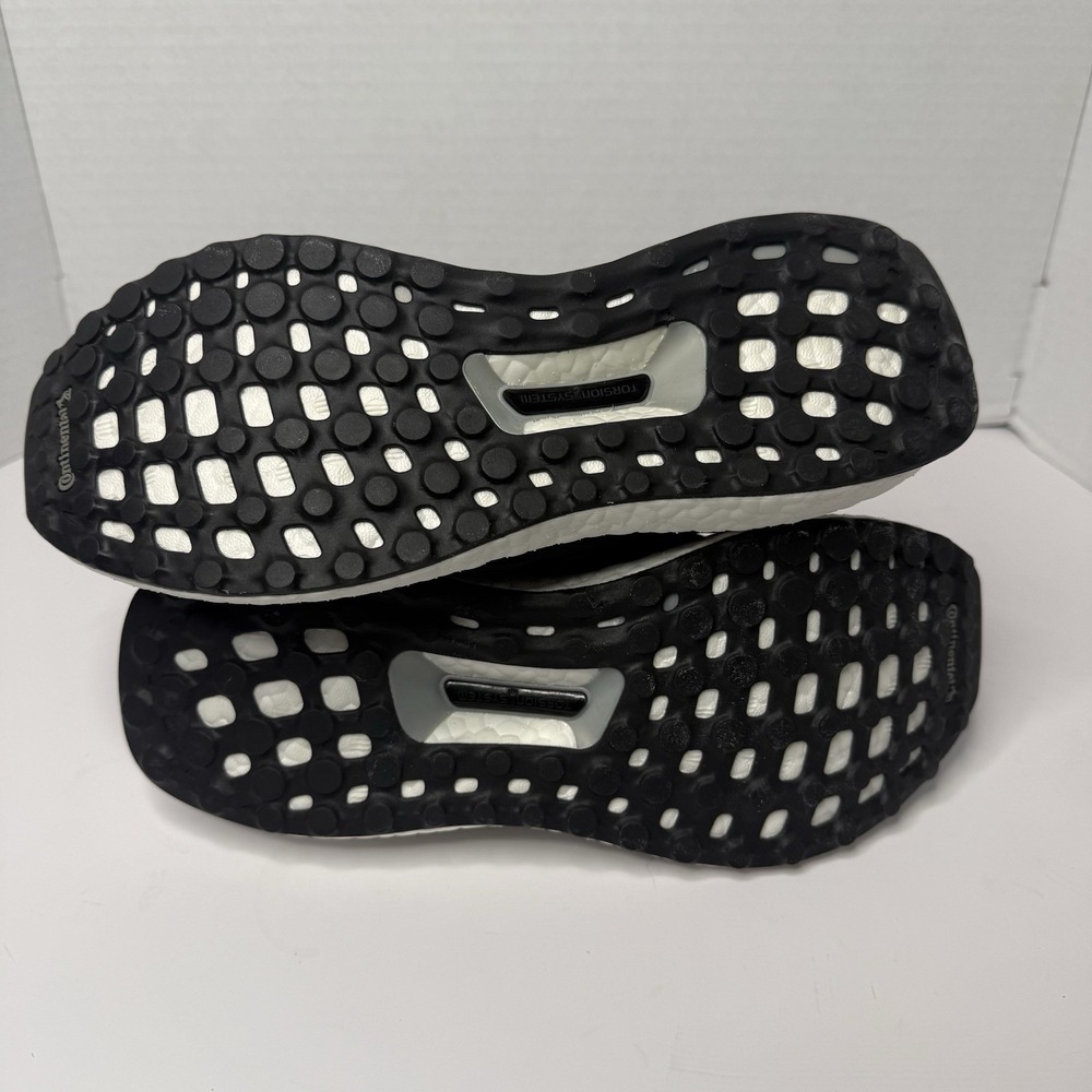 Adidas UltraBOOST W BB6149 Black White Running Shoes Womens 7.5 New Box - Picture 8 of 9
